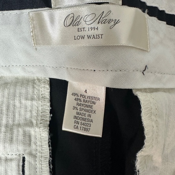 Old Navy low rise capri - Picture 4 of 5